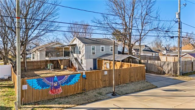 615 N 3rd Street, Rogers, AR 72756