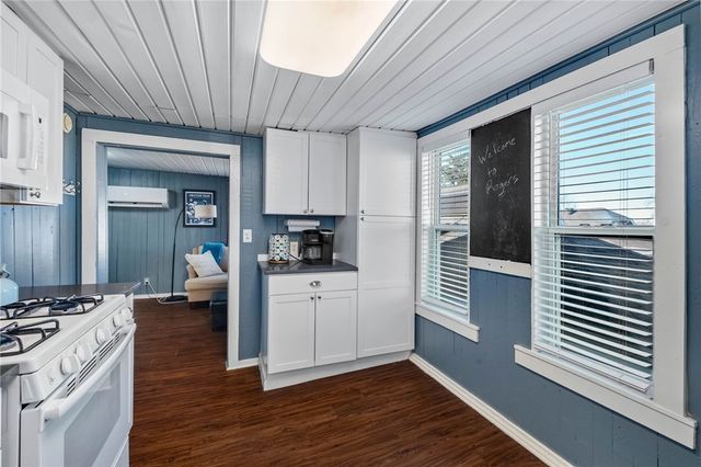 615 N 3rd Street, Rogers, AR 72756