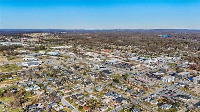 615 N 3rd Street, Rogers, AR 72756