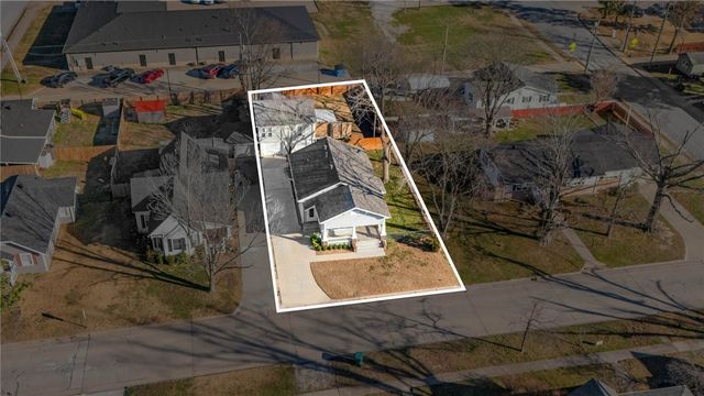 615 N 3rd Street, Rogers, AR 72756