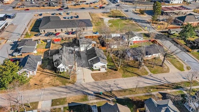 615 N 3rd Street, Rogers, AR 72756