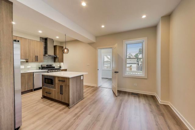 3440 W Hirsch Street, Chicago, IL 60651