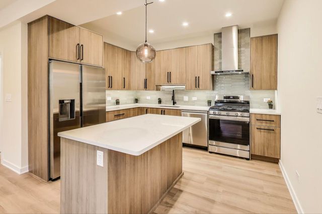 3440 W Hirsch Street, Chicago, IL 60651