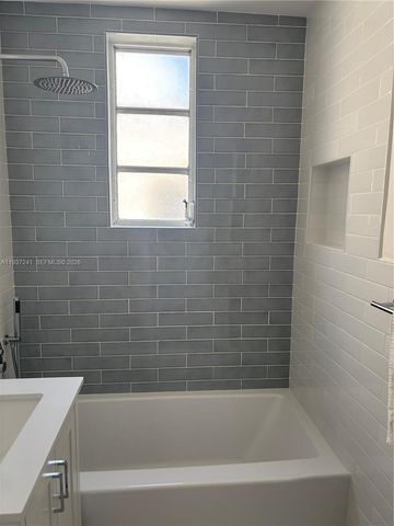 610 8th St 204, Miami Beach, FL 33139