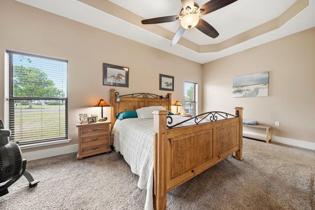 115 Lakeside CV, Martindale, TX 78655