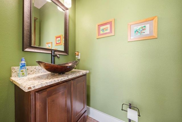 115 Lakeside CV, Martindale, TX 78655