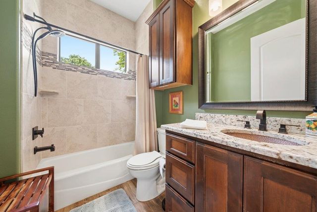 115 Lakeside CV, Martindale, TX 78655