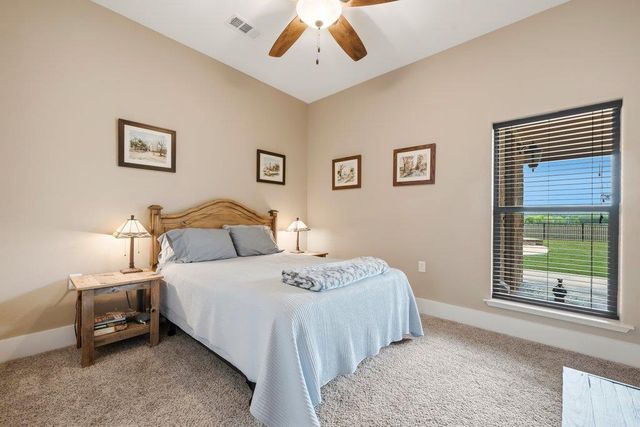 115 Lakeside CV, Martindale, TX 78655