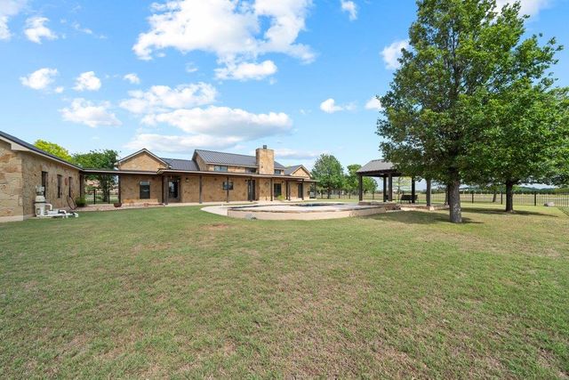 115 Lakeside CV, Martindale, TX 78655