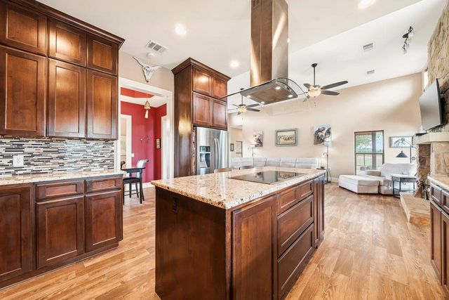 115 Lakeside CV, Martindale, TX 78655