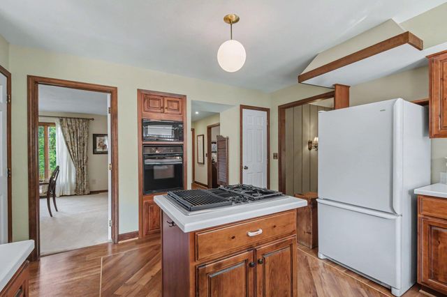 8569 Roundhill Court, York Twp, MI 48176