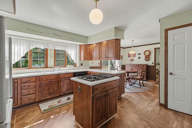 8569 Roundhill Court, York Twp, MI 48176