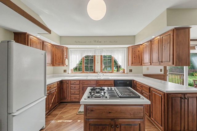 8569 Roundhill Court, York Twp, MI 48176