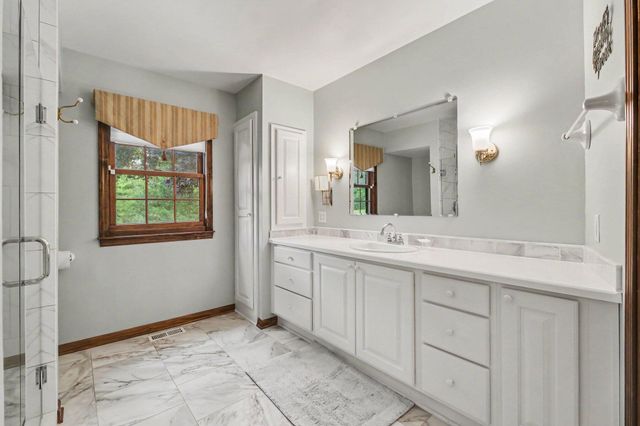 8569 Roundhill Court, York Twp, MI 48176