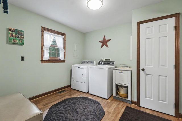 8569 Roundhill Court, York Twp, MI 48176