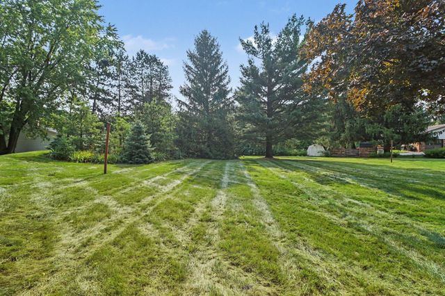 8569 Roundhill Court, York Twp, MI 48176