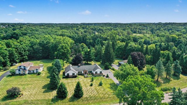 8569 Roundhill Court, York Twp, MI 48176