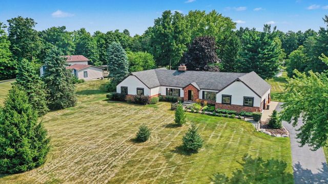 8569 Roundhill Court, York Twp, MI 48176