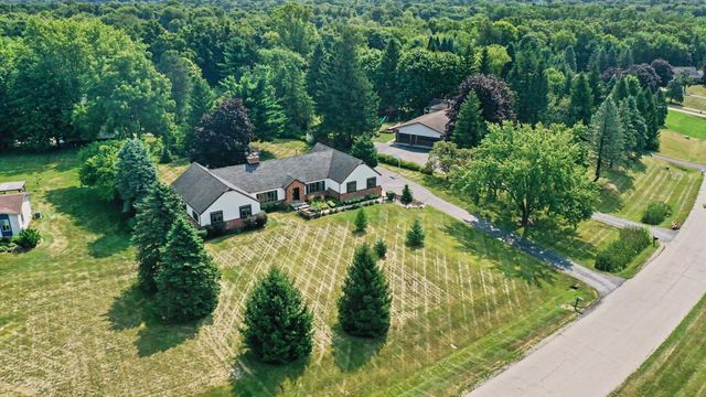 8569 Roundhill Court, York Twp, MI 48176