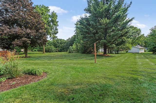 8569 Roundhill Court, York Twp, MI 48176
