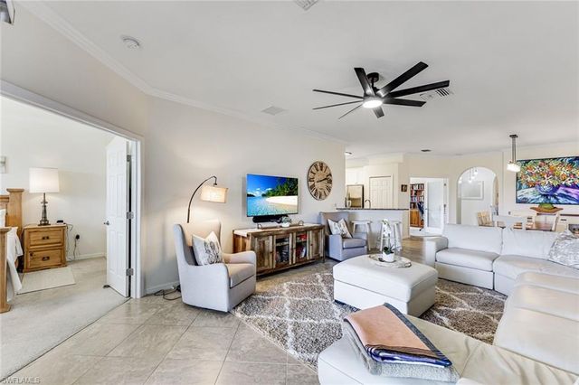 1427 Oceania DR S, Naples, FL 34113