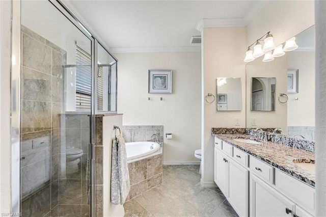 1427 Oceania DR S, Naples, FL 34113