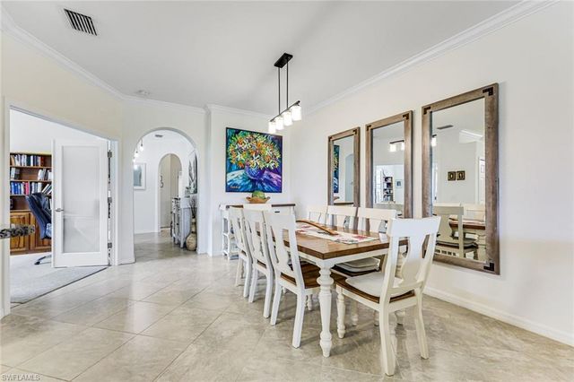 1427 Oceania DR S, Naples, FL 34113