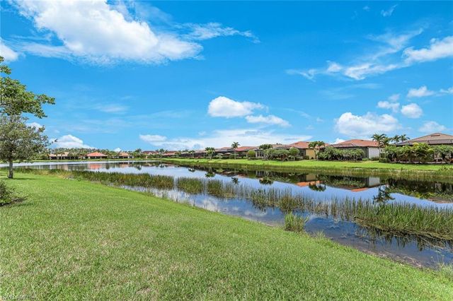 1427 Oceania DR S, Naples, FL 34113