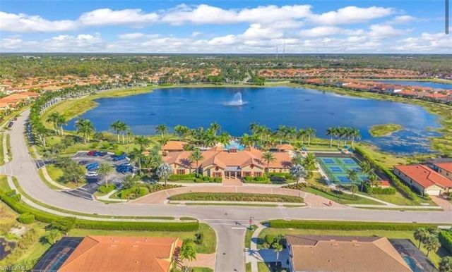 1427 Oceania DR S, Naples, FL 34113