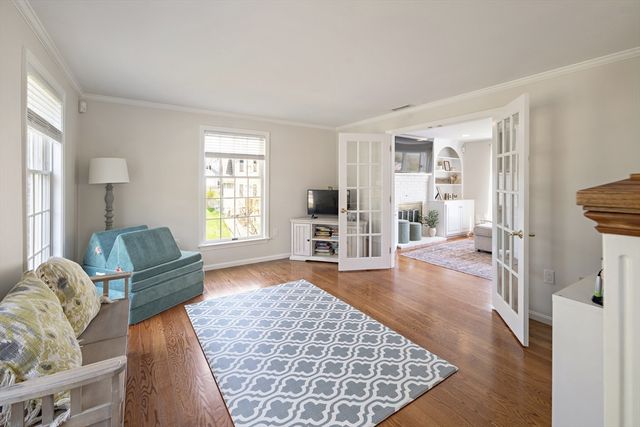 18 Nob Way, Lowell, MA 01852