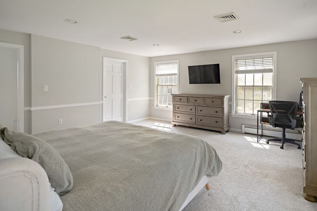 18 Nob Way, Lowell, MA 01852