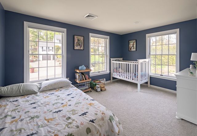 18 Nob Way, Lowell, MA 01852