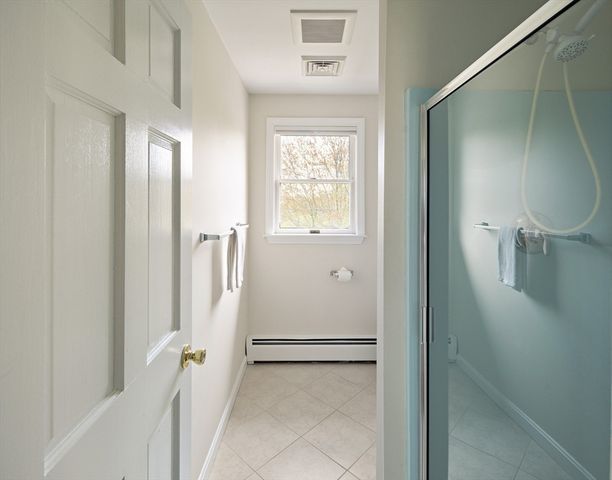 18 Nob Way, Lowell, MA 01852