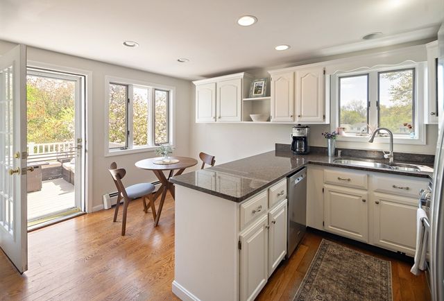 18 Nob Way, Lowell, MA 01852