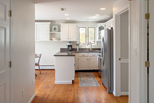 18 Nob Way, Lowell, MA 01852