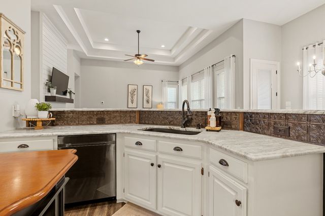 1945 Mann Rd, Lebanon, TN 37087