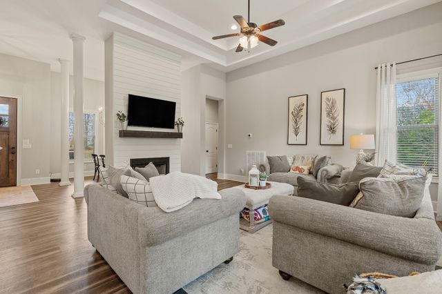 1945 Mann Rd, Lebanon, TN 37087