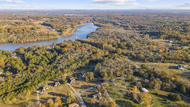 1945 Mann Rd, Lebanon, TN 37087