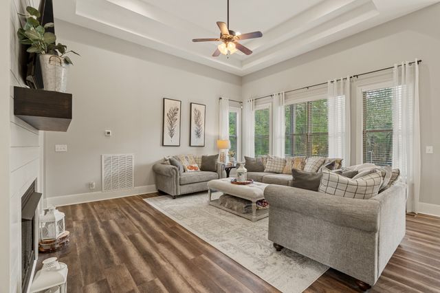 1945 Mann Rd, Lebanon, TN 37087