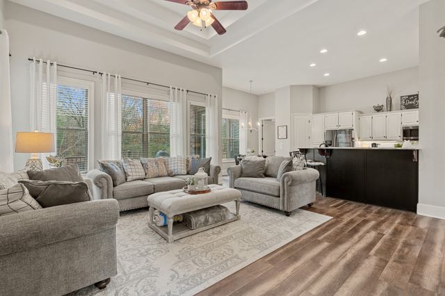 1945 Mann Rd, Lebanon, TN 37087