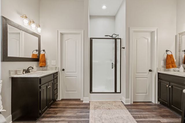 1945 Mann Rd, Lebanon, TN 37087