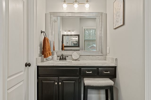 1945 Mann Rd, Lebanon, TN 37087