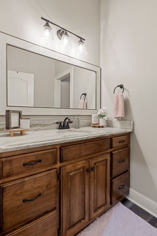 1945 Mann Rd, Lebanon, TN 37087