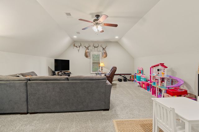 1945 Mann Rd, Lebanon, TN 37087