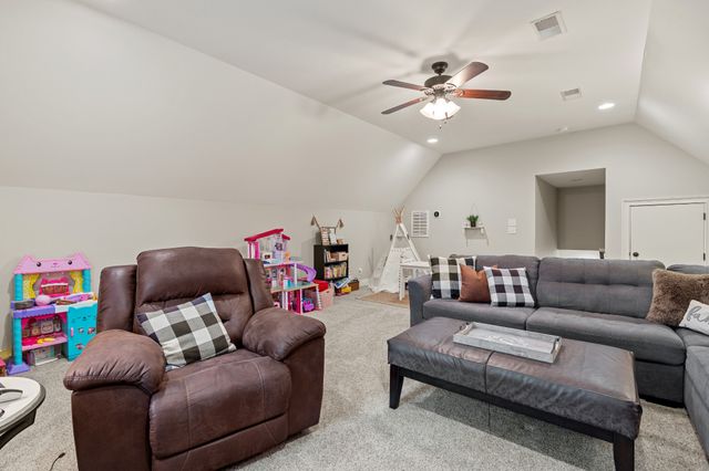 1945 Mann Rd, Lebanon, TN 37087