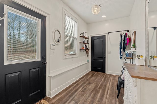 1945 Mann Rd, Lebanon, TN 37087