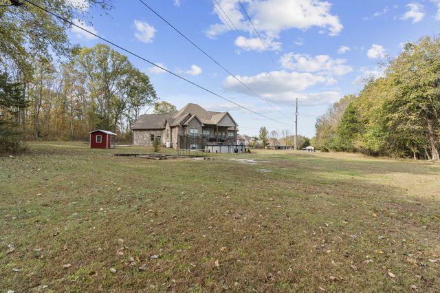 1945 Mann Rd, Lebanon, TN 37087