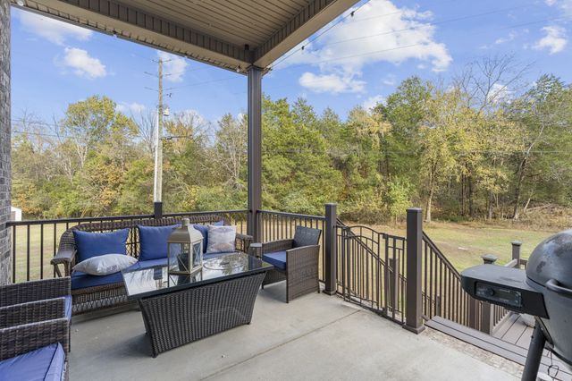 1945 Mann Rd, Lebanon, TN 37087