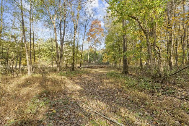 1945 Mann Rd, Lebanon, TN 37087