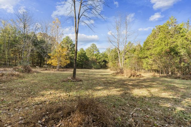 1945 Mann Rd, Lebanon, TN 37087